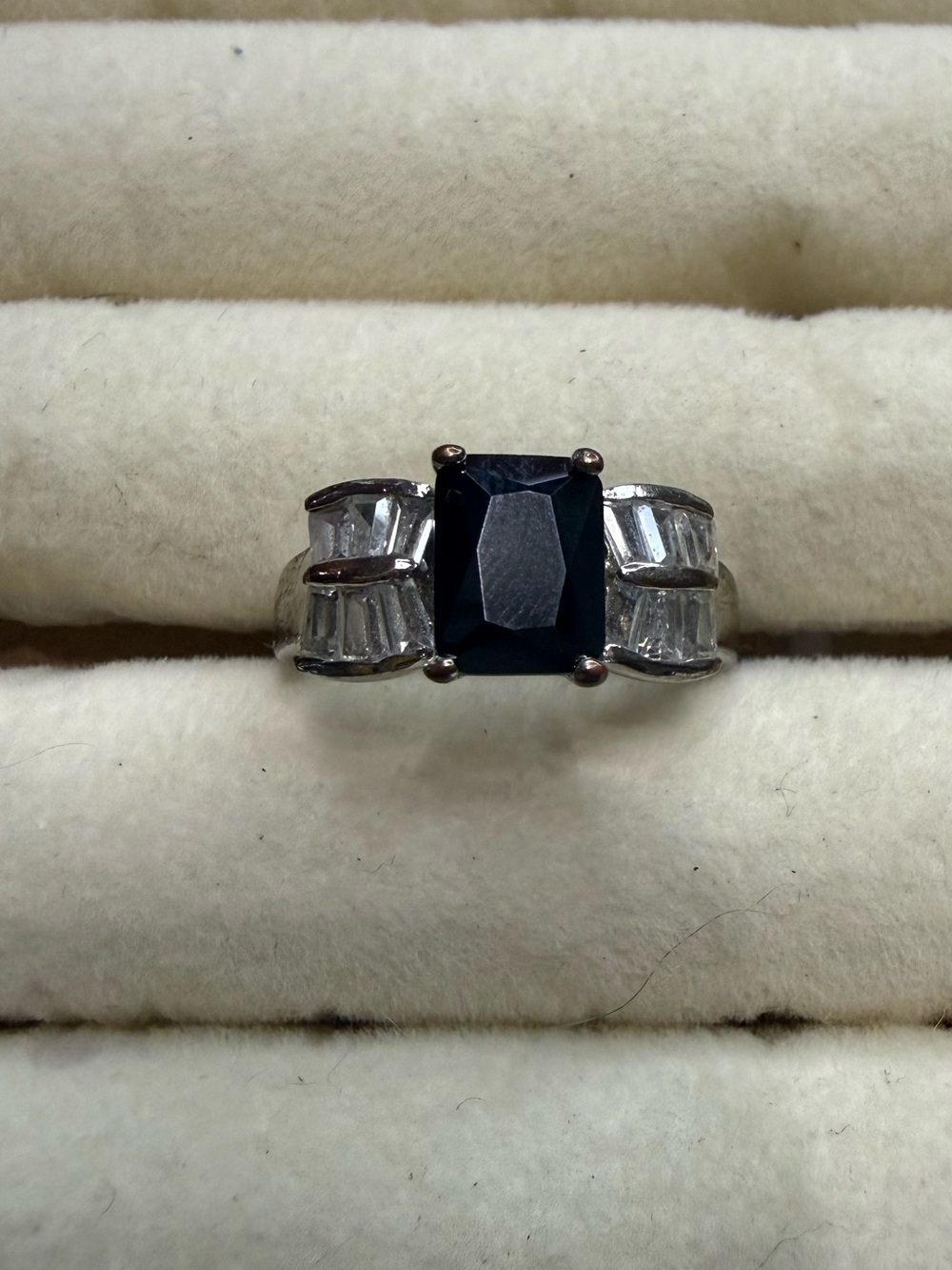 Source Unknown Black Center Stone Ring with Clear Accents - Women Jewelry size 7